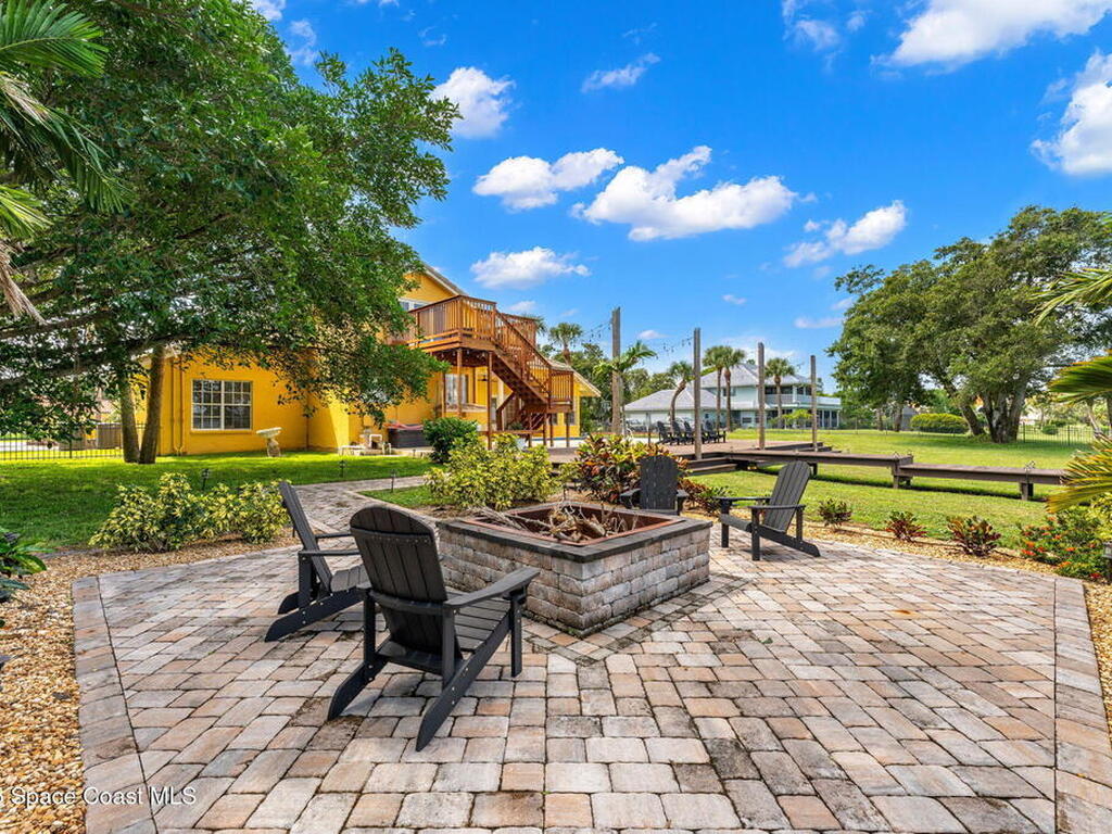 190 Stewart Drive, Merritt Island, FL 32952