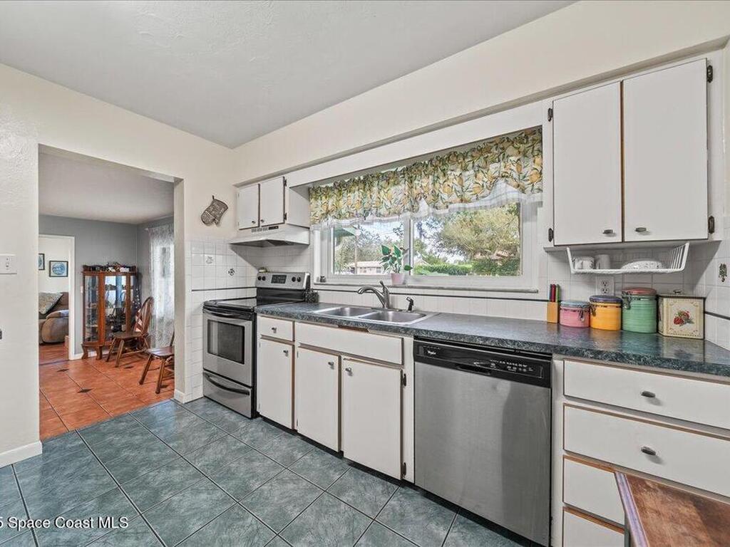 4111 Pecan Street, Mims, FL 32754