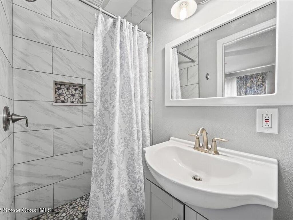 4111 Pecan Street, Mims, FL 32754