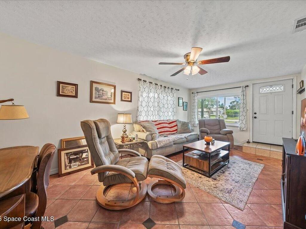 4111 Pecan Street, Mims, FL 32754