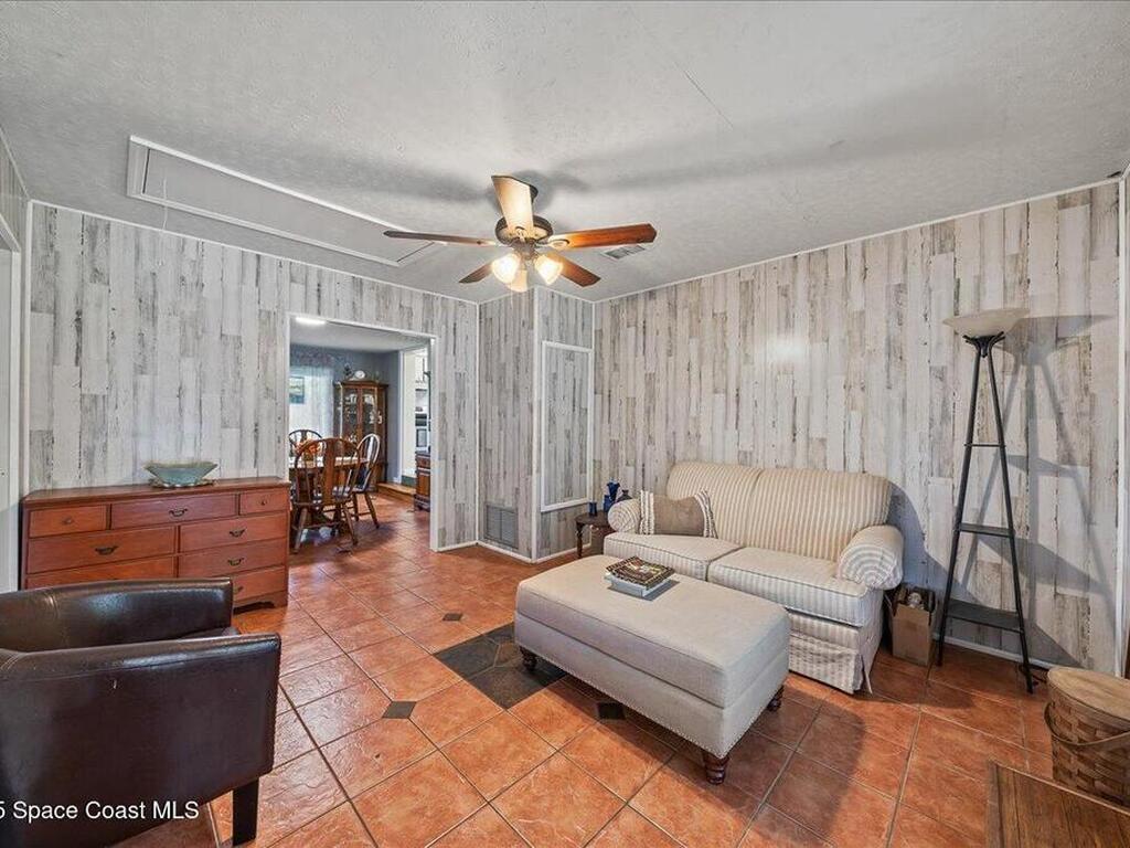 4111 Pecan Street, Mims, FL 32754