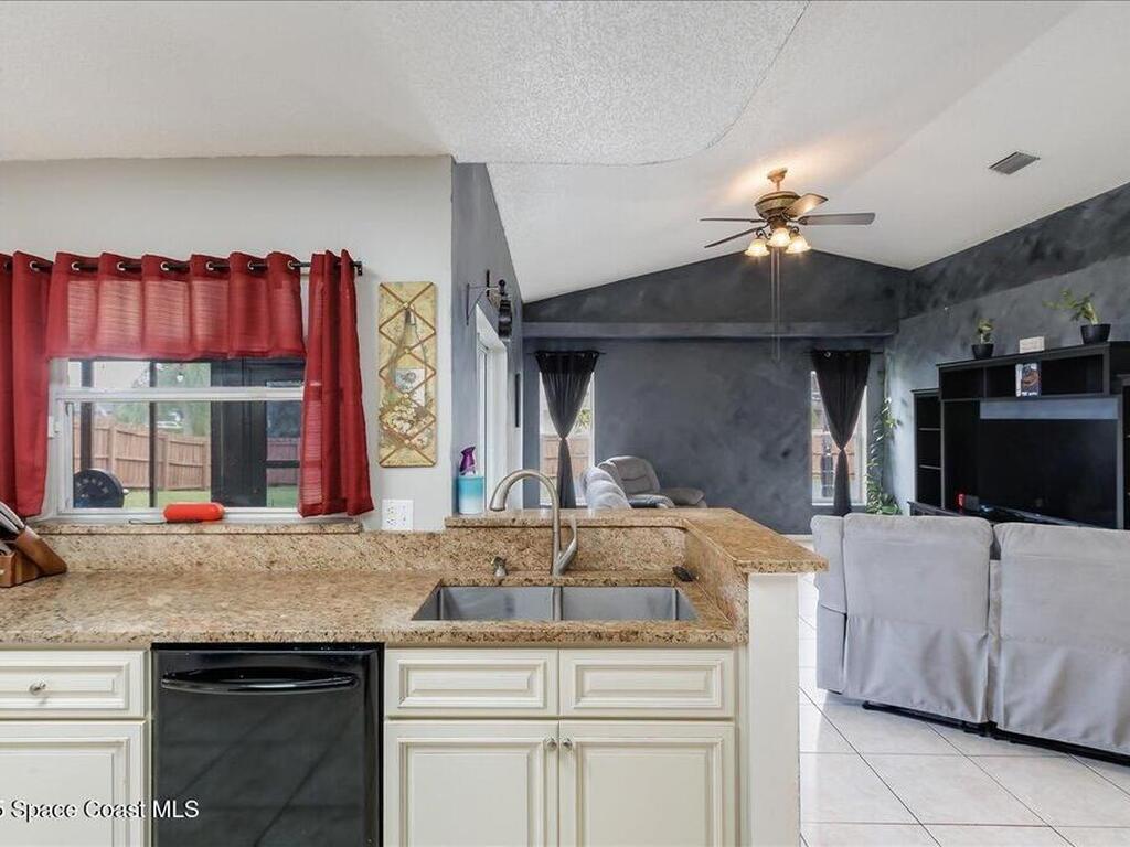 302 Arapahoe Lane, Palm Bay, FL 32907