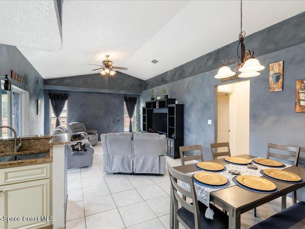 302 Arapahoe Lane, Palm Bay, FL 32907