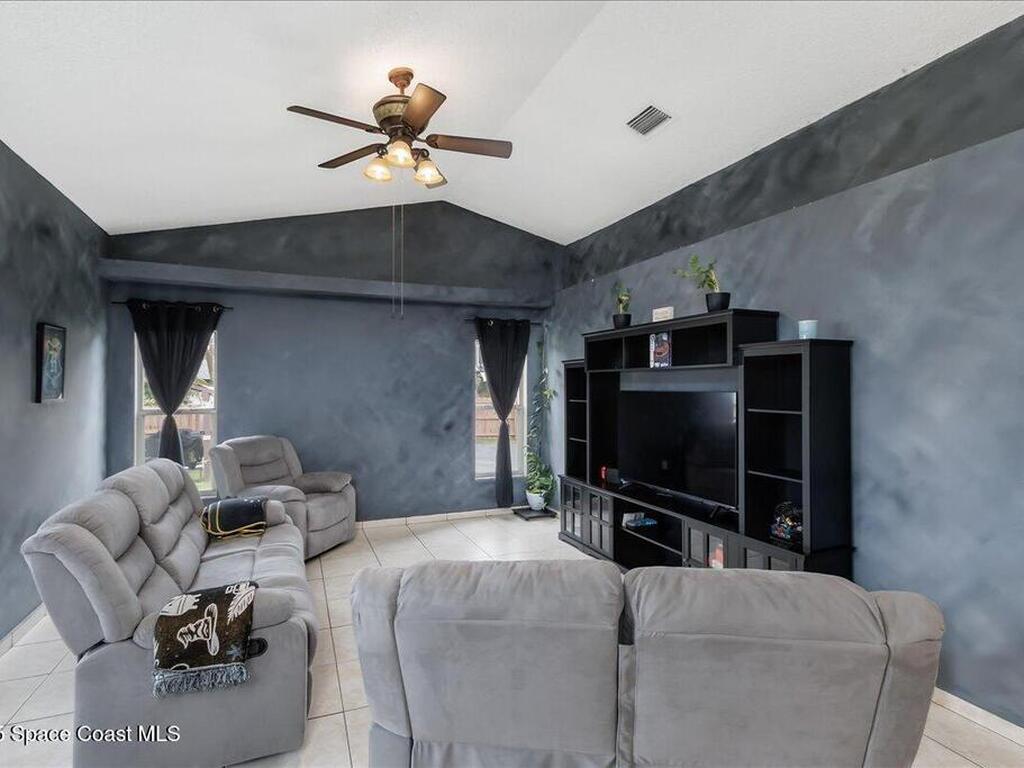 302 Arapahoe Lane, Palm Bay, FL 32907