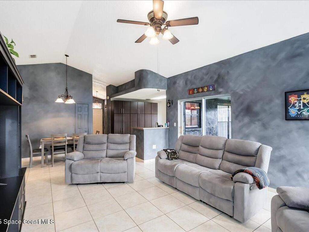 302 Arapahoe Lane, Palm Bay, FL 32907