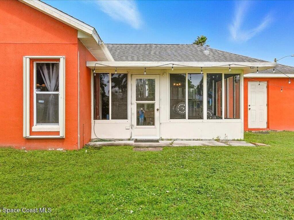 302 Arapahoe Lane, Palm Bay, FL 32907