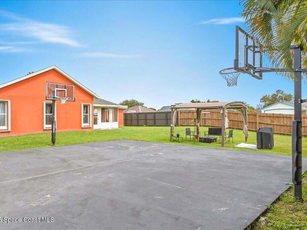 302 Arapahoe Lane, Palm Bay, FL 32907