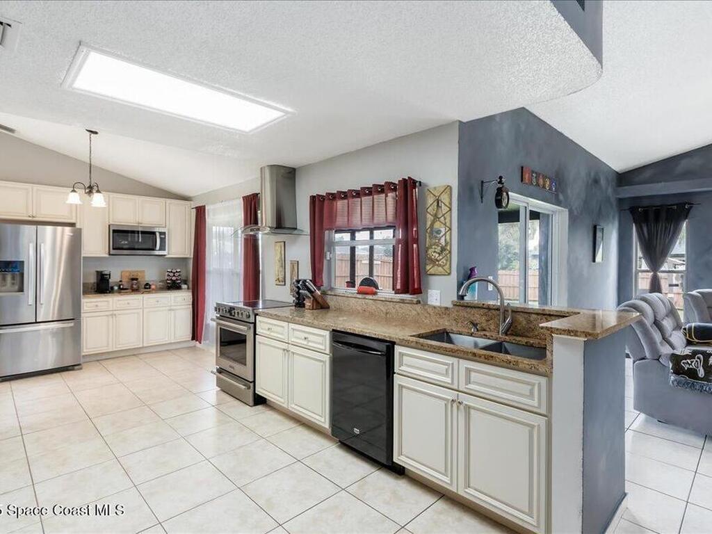 302 Arapahoe Lane, Palm Bay, FL 32907