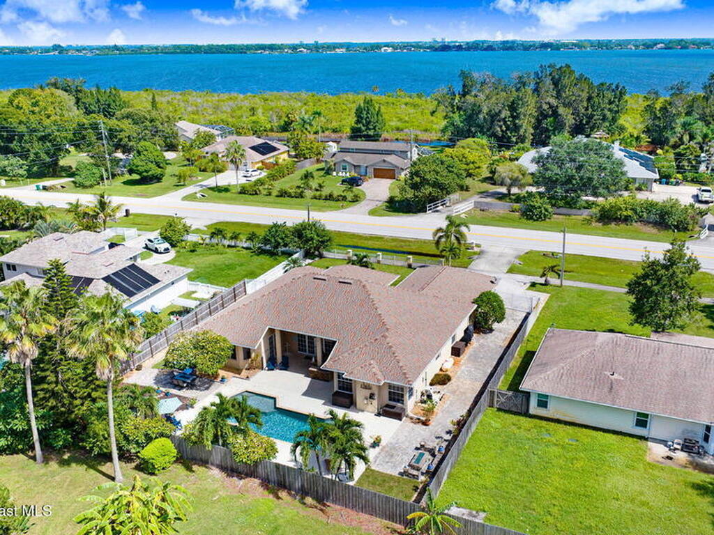 2735 S Courtenay Parkway, Merritt Island, FL 32952