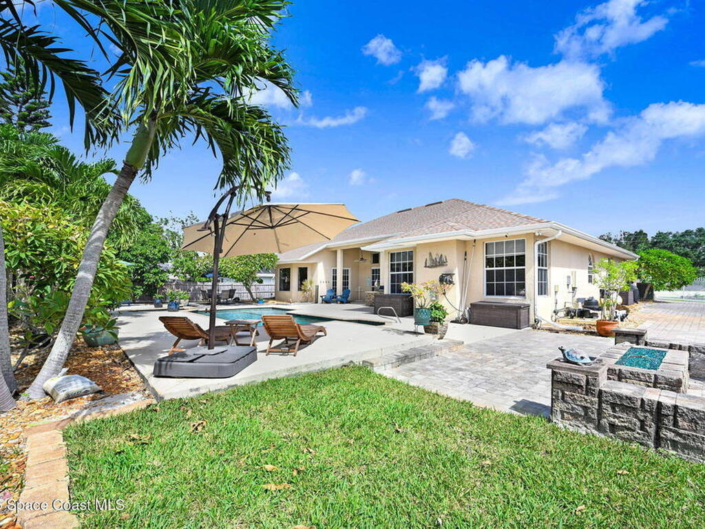 2735 S Courtenay Parkway, Merritt Island, FL 32952