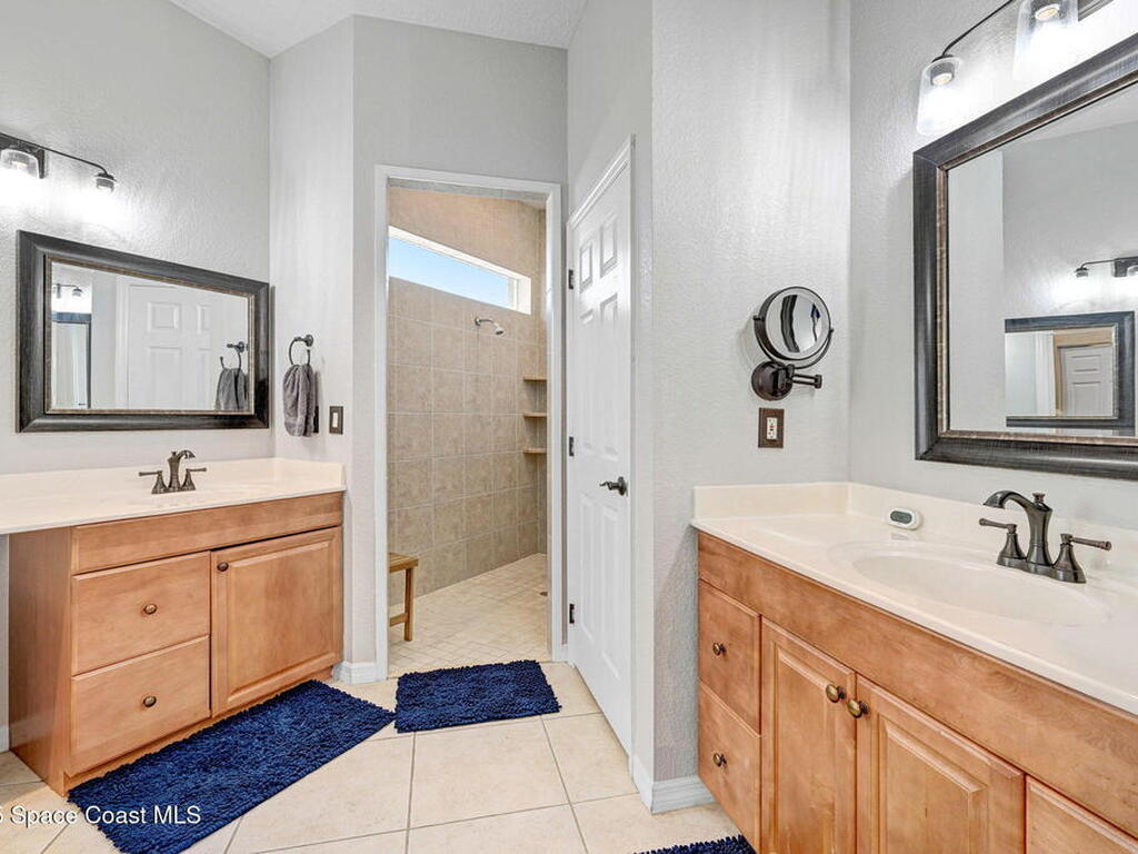 2735 S Courtenay Parkway, Merritt Island, FL 32952