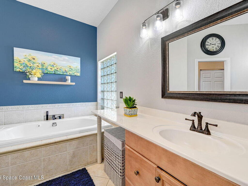 2735 S Courtenay Parkway, Merritt Island, FL 32952