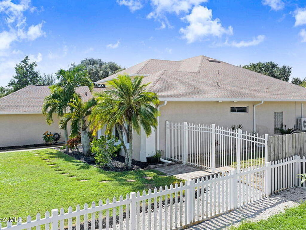 2735 S Courtenay Parkway, Merritt Island, FL 32952