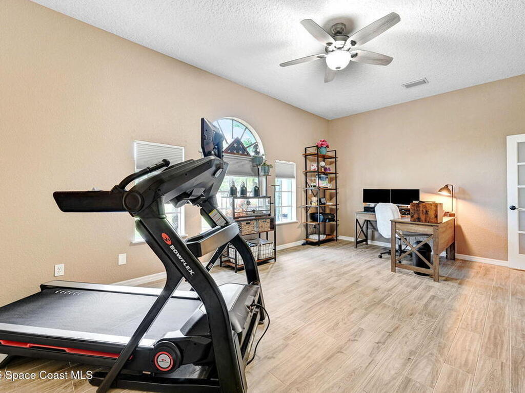 2735 S Courtenay Parkway, Merritt Island, FL 32952