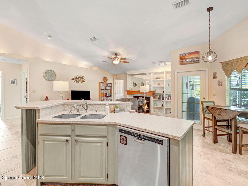 560 Spring Lake Drive, Melbourne, FL 32940