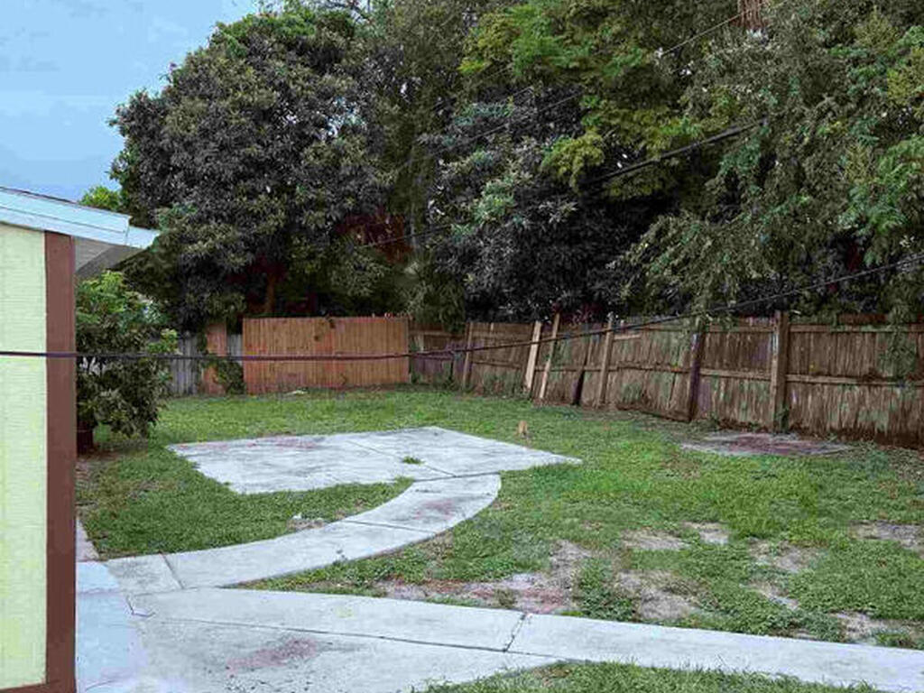 977 Poinsetta Street, Cocoa, FL 32927