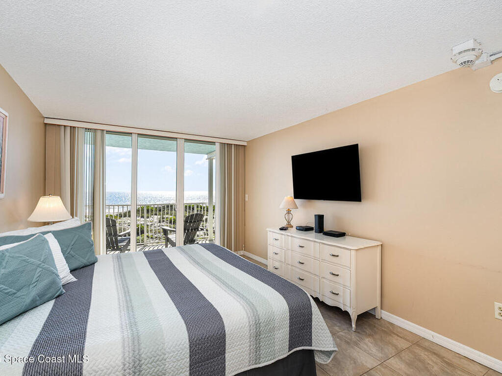 2515 S Atlantic Avenue, Cocoa Beach, FL 32931