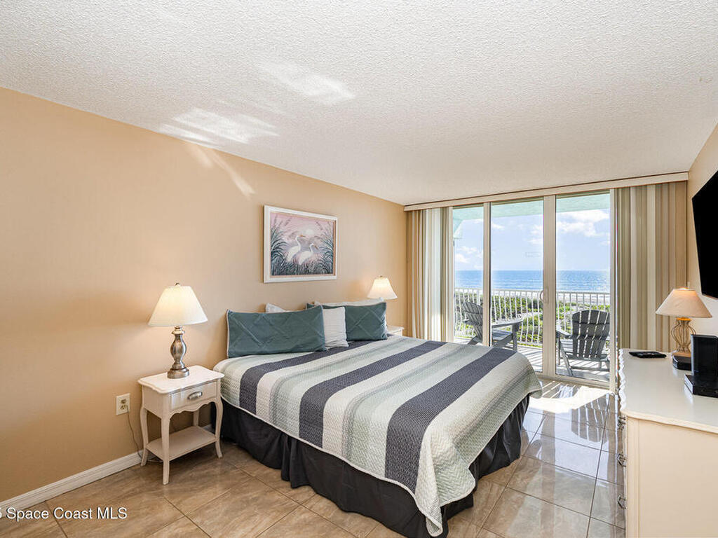 2515 S Atlantic Avenue, Cocoa Beach, FL 32931