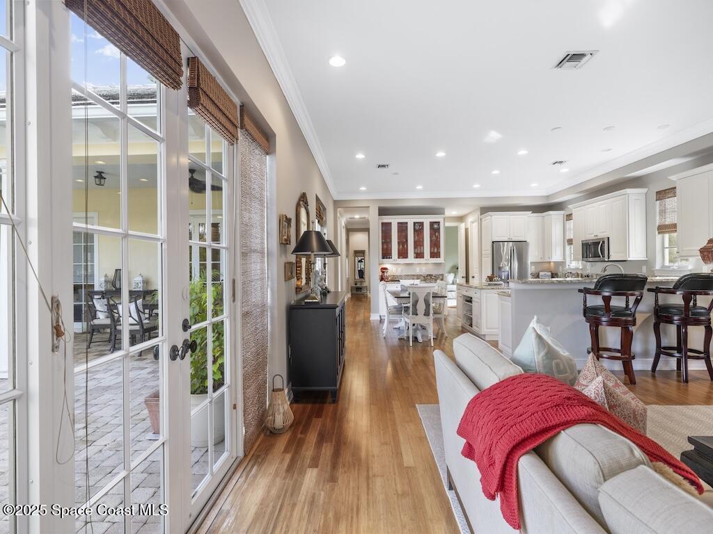 6585 Martinique Way, Vero Beach, FL 32967