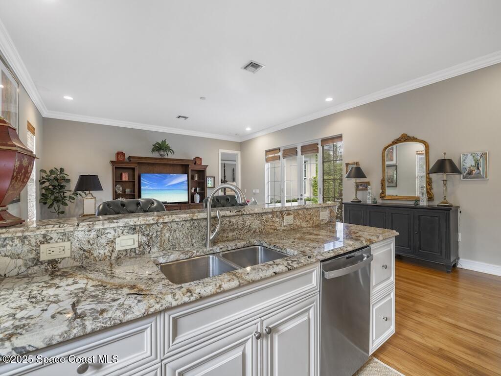 6585 Martinique Way, Vero Beach, FL 32967