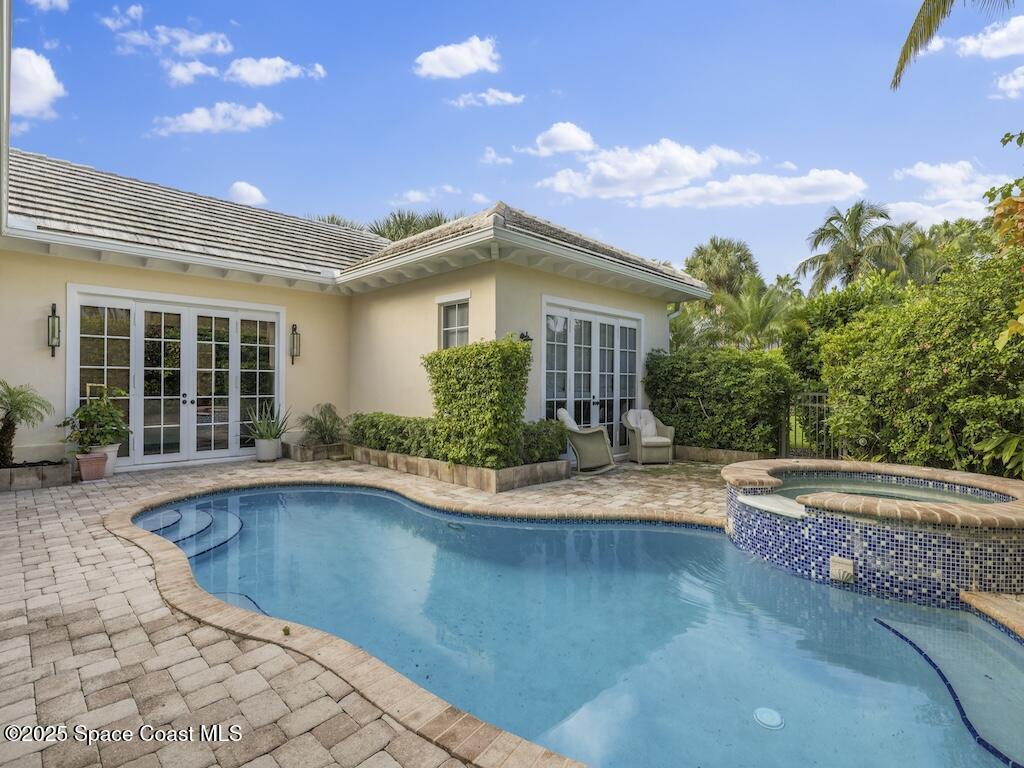 6585 Martinique Way, Vero Beach, FL 32967