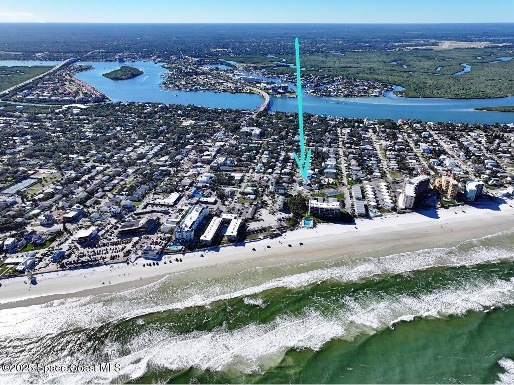 402 Lincoln Avenue, New Smyrna Beach, FL 32169