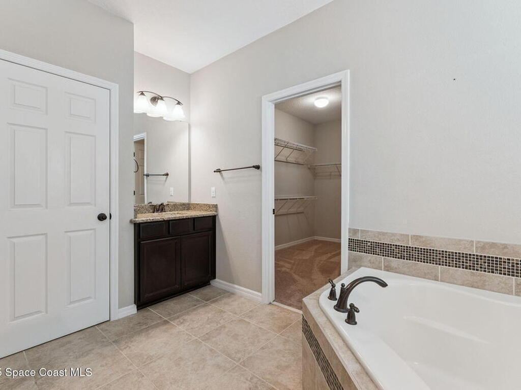 1620 Lake Parkway Drive, St. Cloud, FL 34771