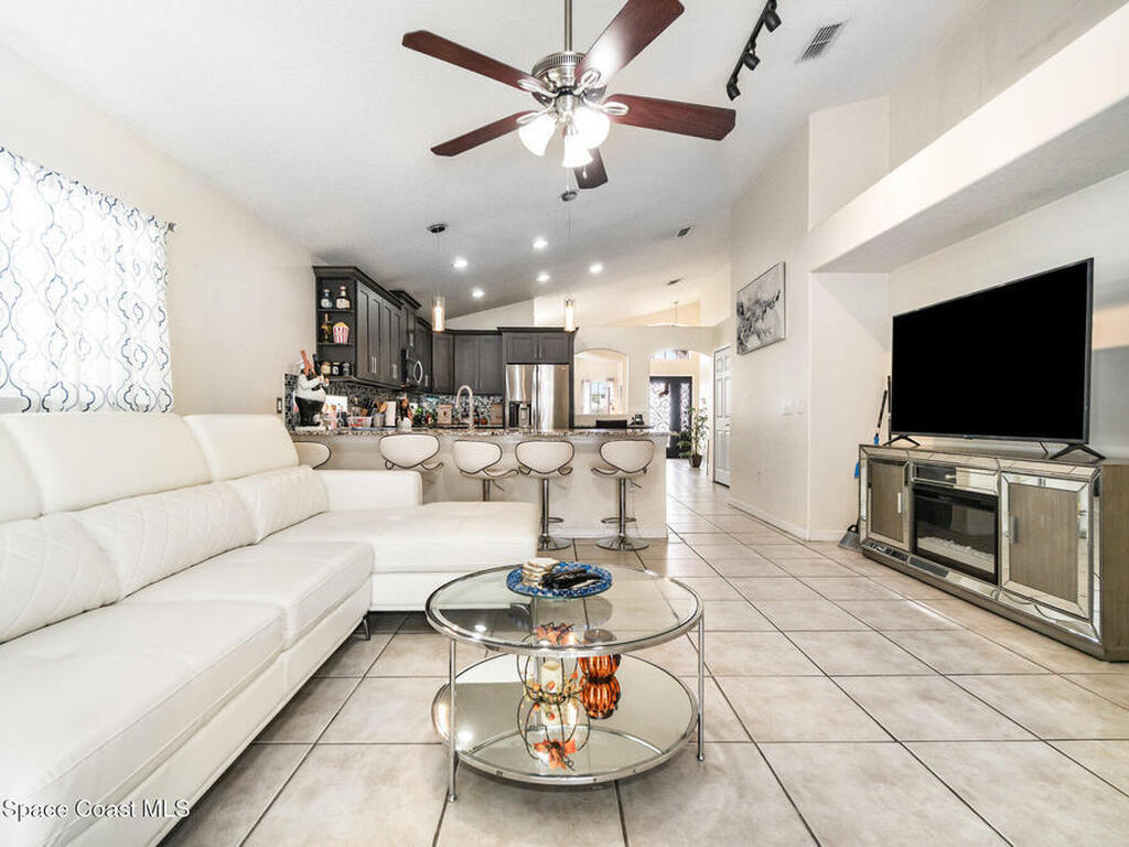 1350 Creekview Court, St. Cloud, FL 34772