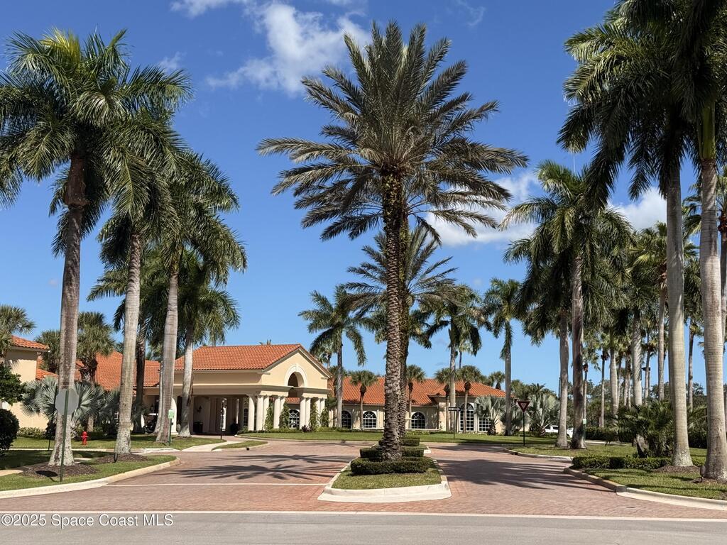 633 NW Whitfield Way, Port St. Lucie, FL 34986