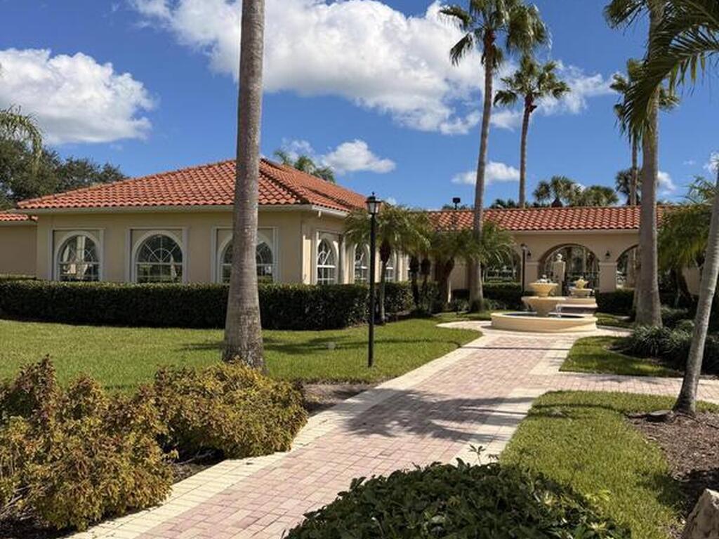 633 NW Whitfield Way, Port St. Lucie, FL 34986