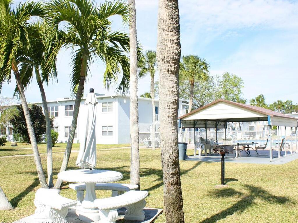 215 Buccaneer Avenue, Merritt Island, FL 32952