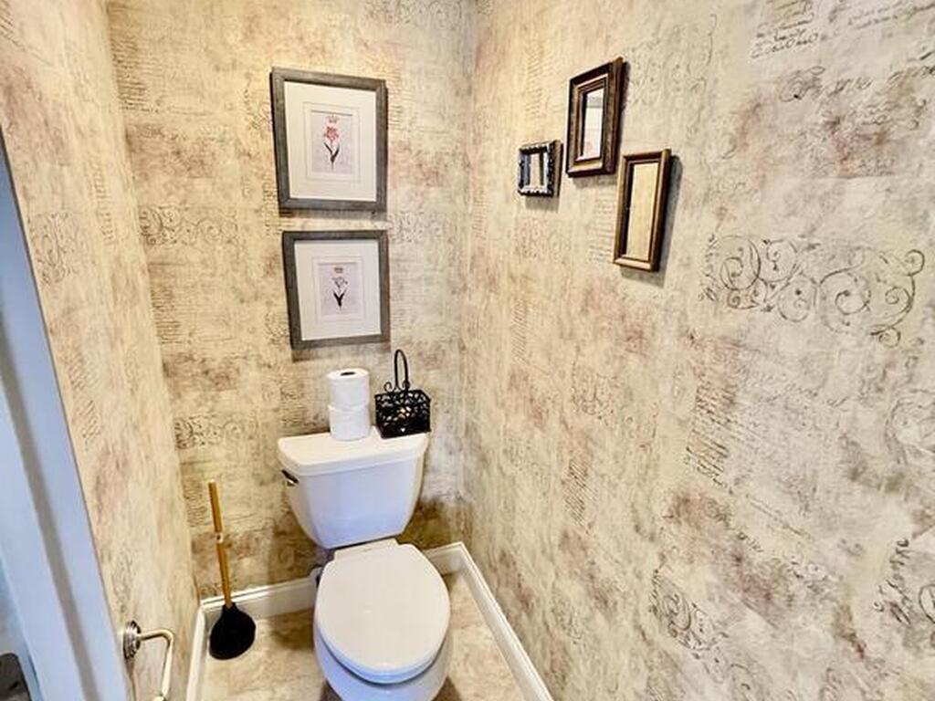 209 N Atlantic Avenue, Cocoa Beach, FL 32931