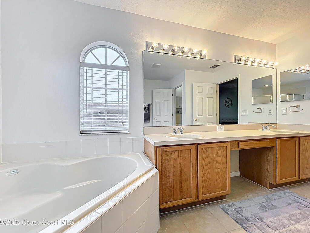 9525 Southern Garden Circle, Altamonte Springs, FL 32714