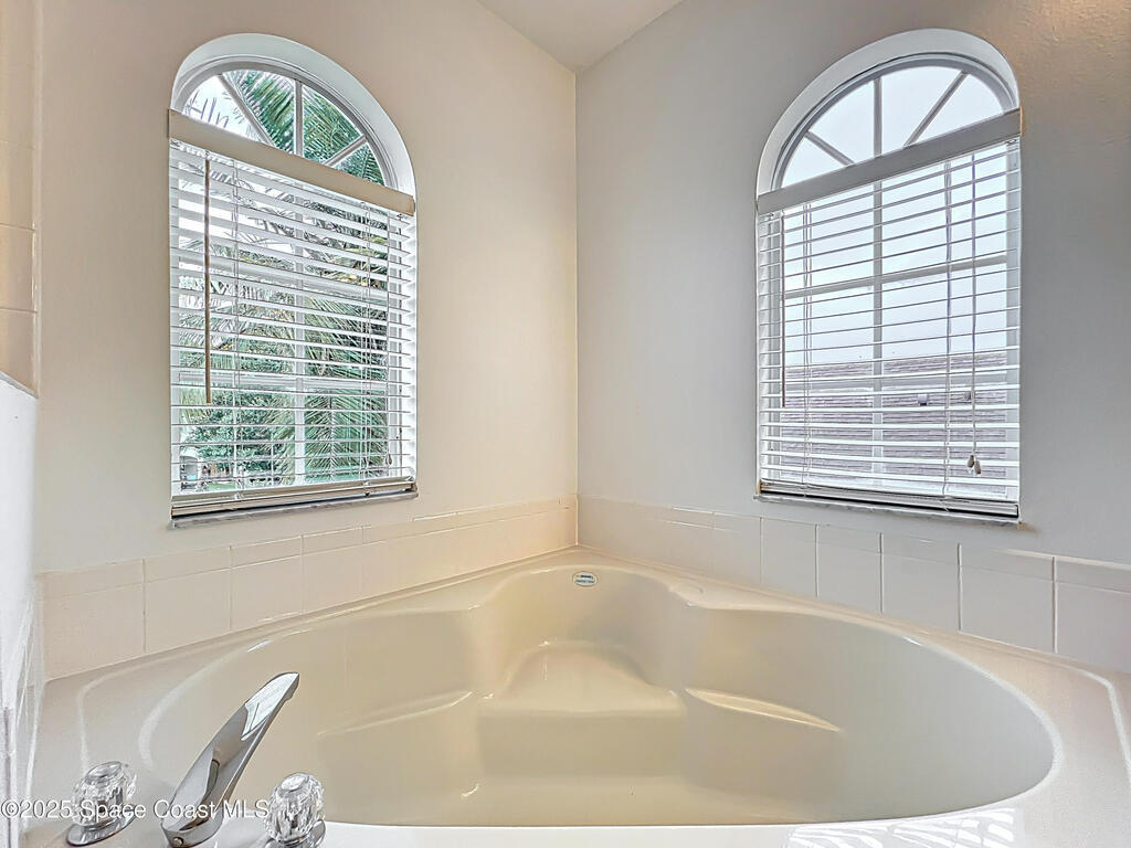 9525 Southern Garden Circle, Altamonte Springs, FL 32714