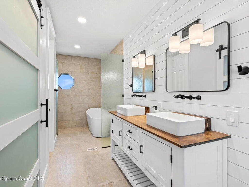 830 S Banana River Drive, Merritt Island, FL 32952