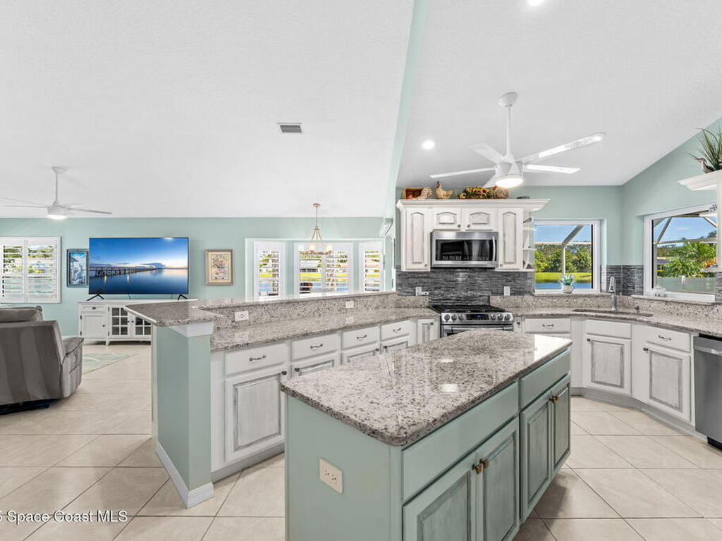 3068 Pineda Crossing Drive, Melbourne, FL 32940