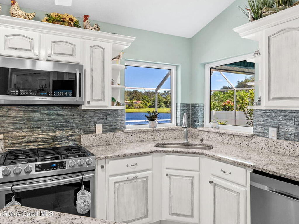 3068 Pineda Crossing Drive, Melbourne, FL 32940