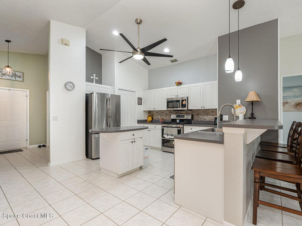 918 Pine Creek Circle, Palm Bay, FL 32905