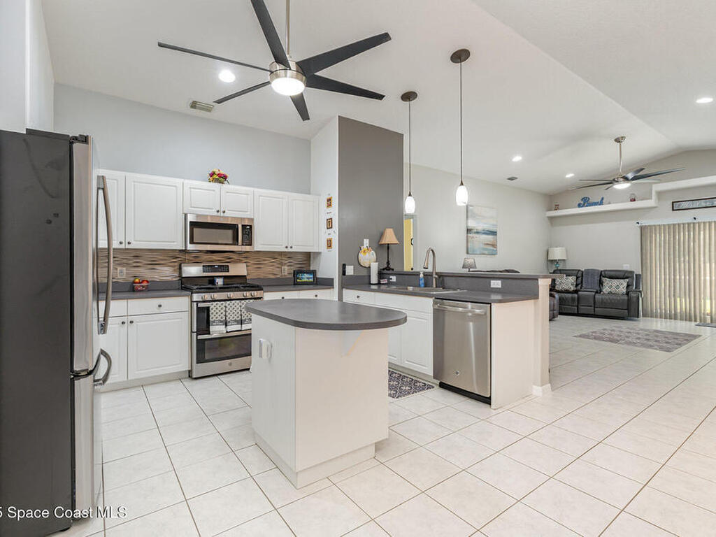 918 Pine Creek Circle, Palm Bay, FL 32905