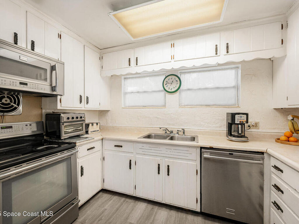 327 S Tropical Trail, Merritt Island, FL 32952