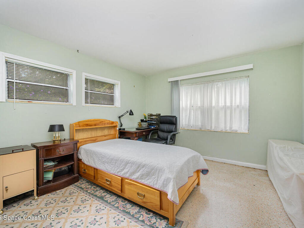 327 S Tropical Trail, Merritt Island, FL 32952