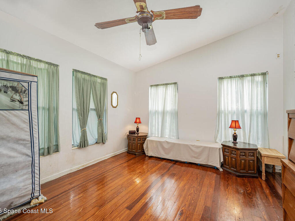 327 S Tropical Trail, Merritt Island, FL 32952