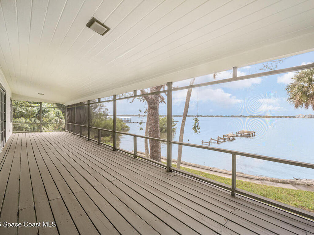 327 S Tropical Trail, Merritt Island, FL 32952