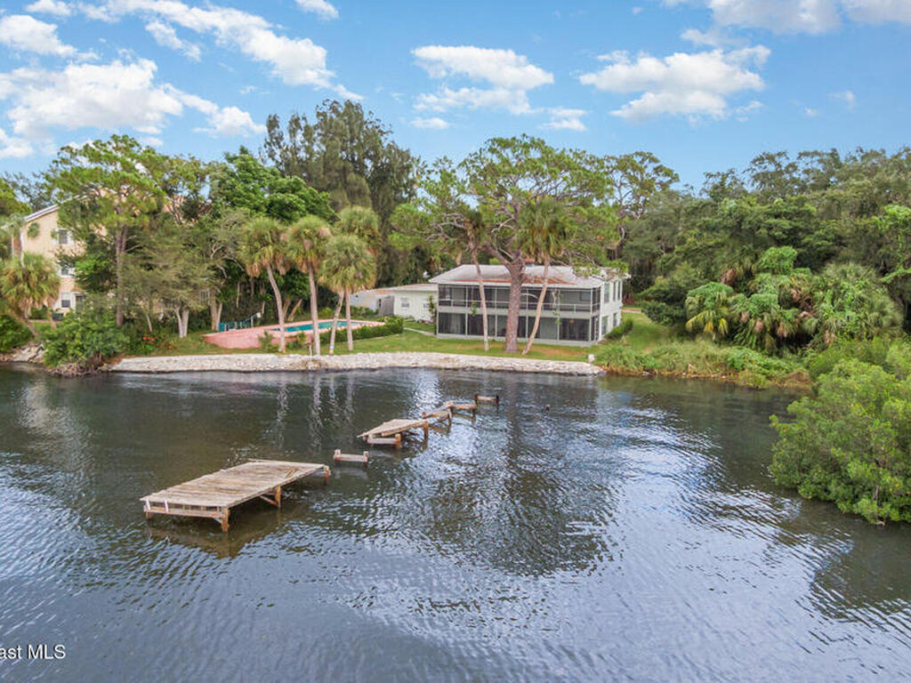 327 S Tropical Trail, Merritt Island, FL 32952