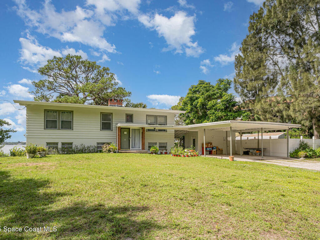 327 S Tropical Trail, Merritt Island, FL 32952