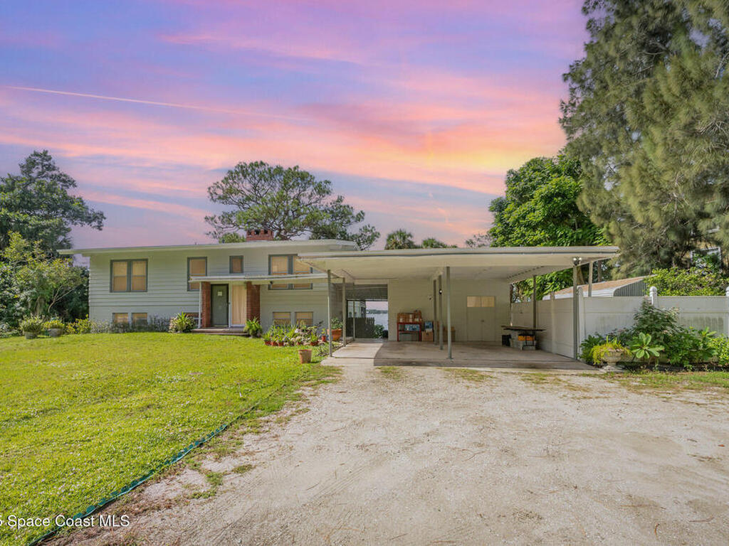 327 S Tropical Trail, Merritt Island, FL 32952