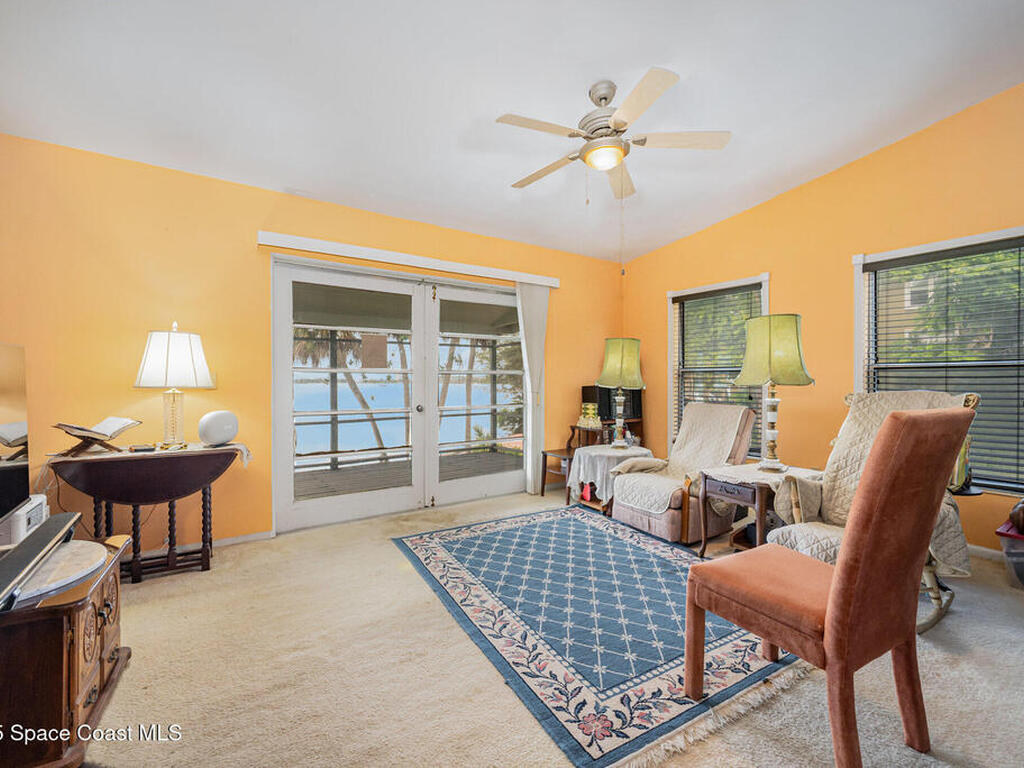 327 S Tropical Trail, Merritt Island, FL 32952