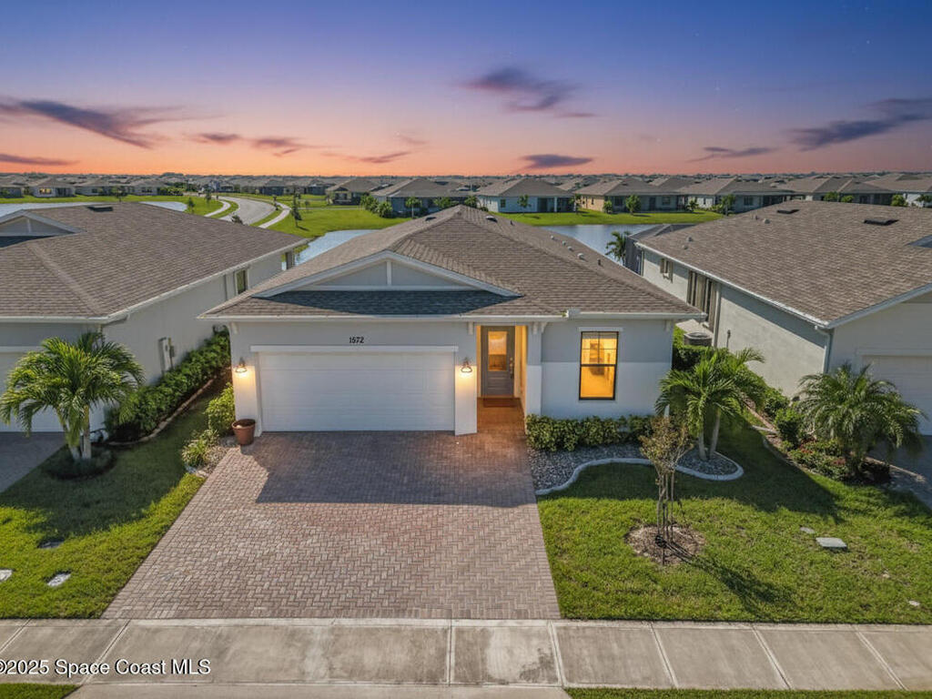 1572 Great Belt Circle, Melbourne, FL 32940