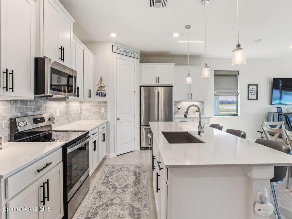 1572 Great Belt Circle, Melbourne, FL 32940