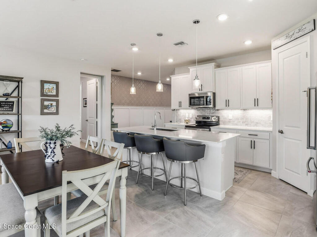 1572 Great Belt Circle, Melbourne, FL 32940